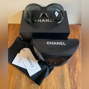 Chanel Shield Sunglasses black & gold